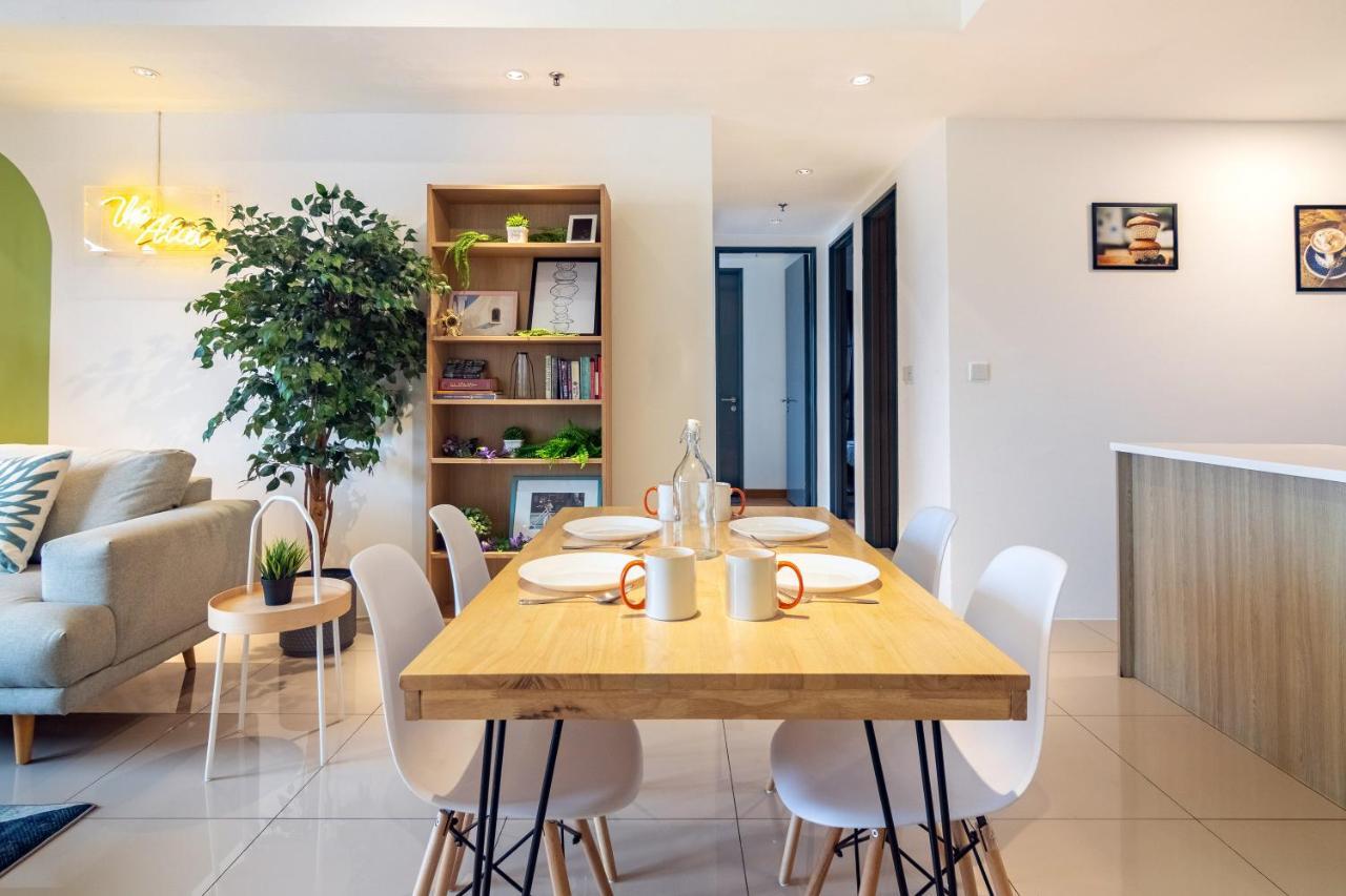 Tropicana 218 X Airlevate Suites George Town Dış mekan fotoğraf