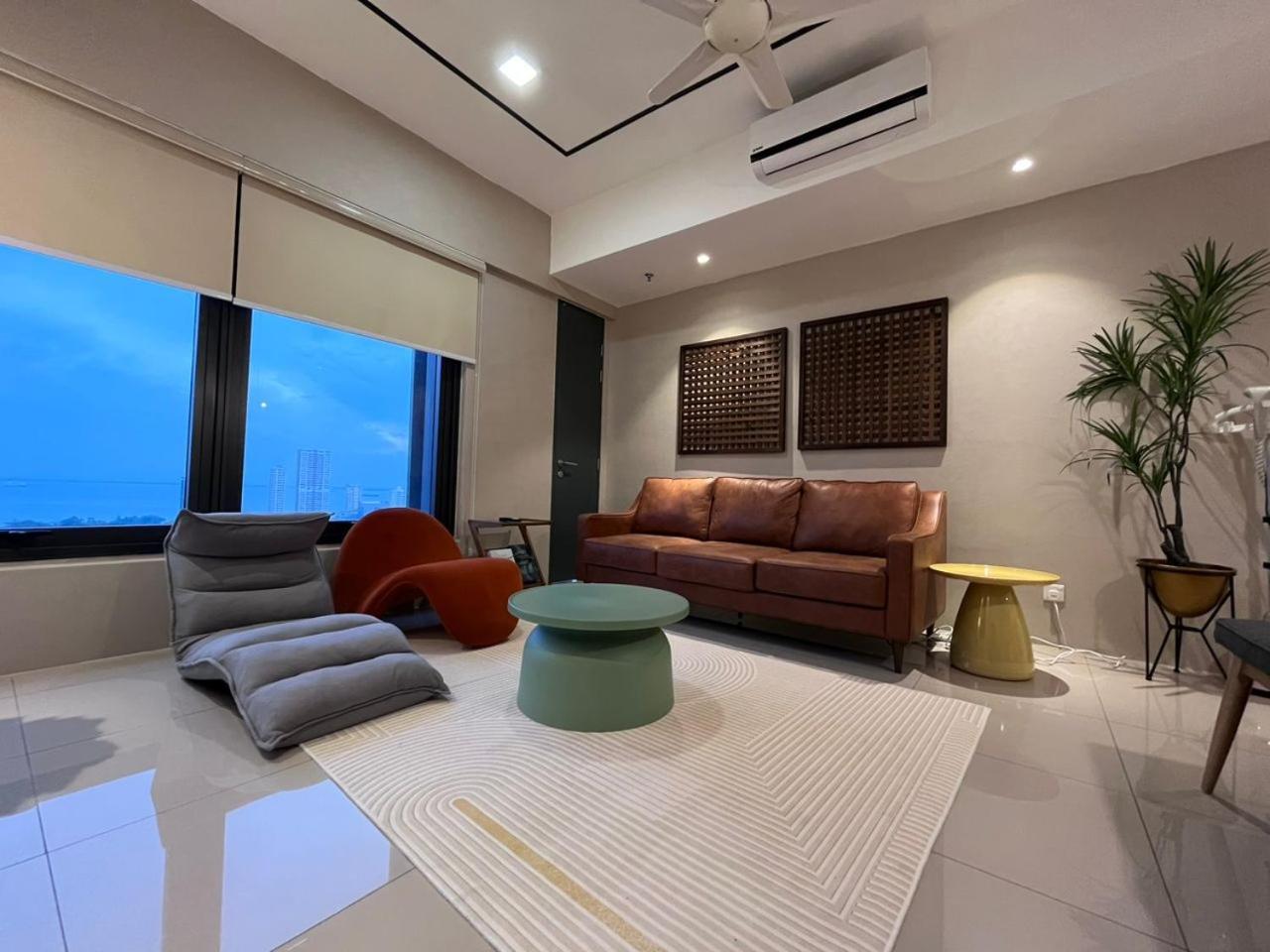 Tropicana 218 X Airlevate Suites George Town Oda fotoğraf