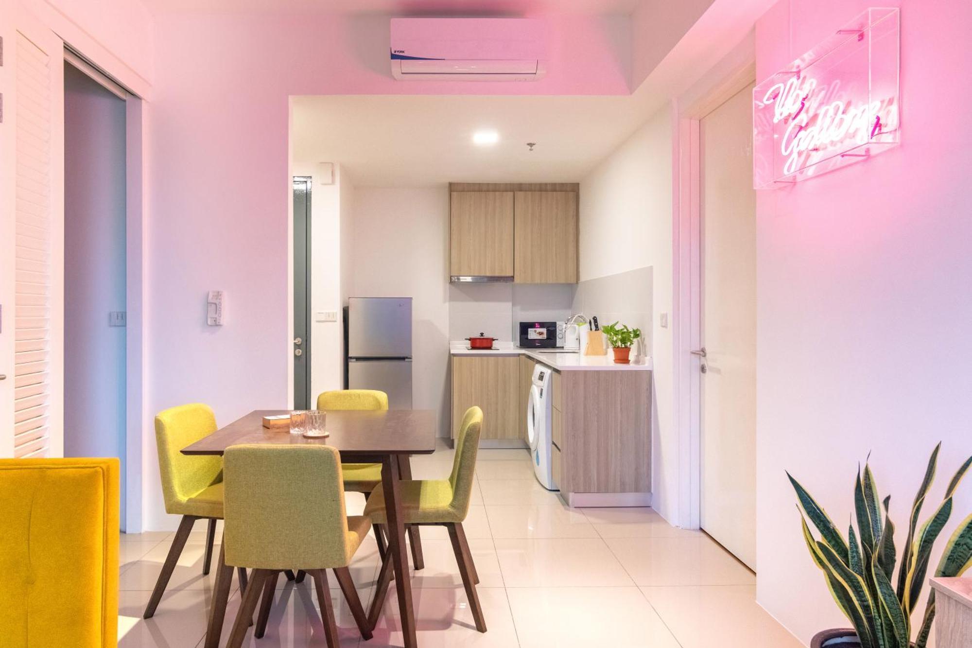 Tropicana 218 X Airlevate Suites George Town Oda fotoğraf