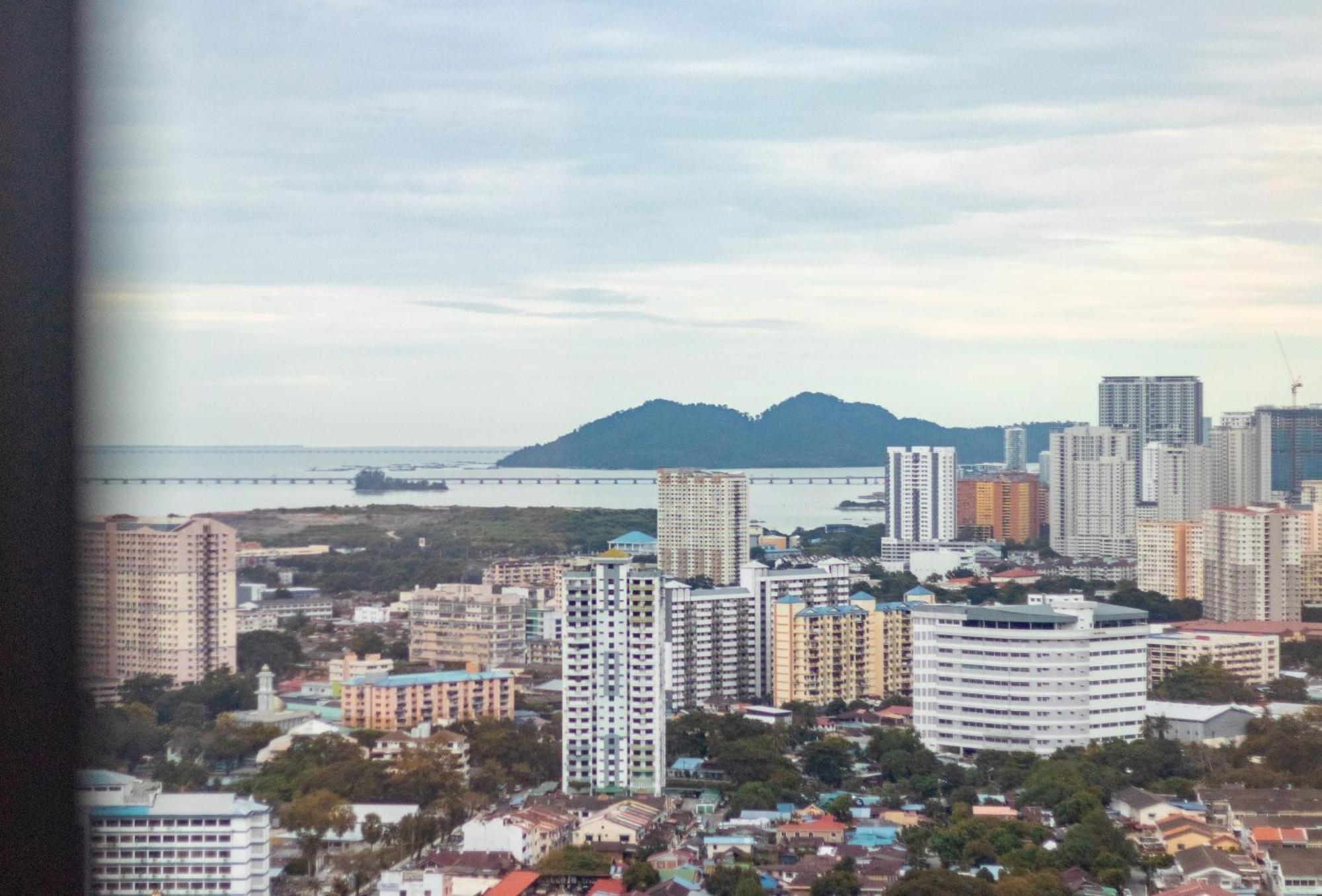 Tropicana 218 X Airlevate Suites George Town Oda fotoğraf