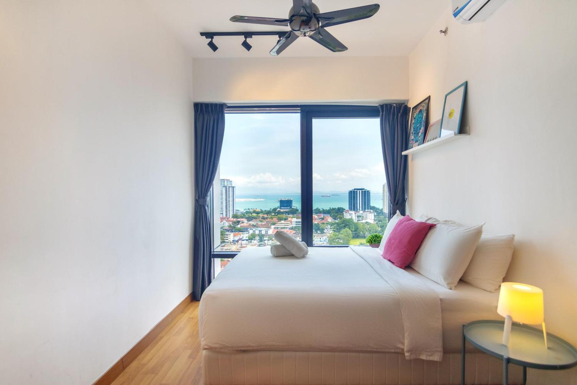 Tropicana 218 X Airlevate Suites George Town Dış mekan fotoğraf